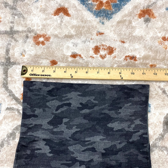 Spanx High Rise Camo Seamless Cropped Leggings Women's Size Small Black Gray - Picture 8 of 9